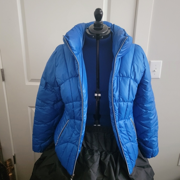 Guess blue puffer jacket - Picture 2 of 6